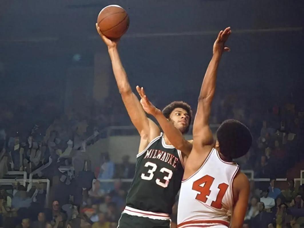 开元棋牌-单赛季包揽MVP+FMVP+得分王有多难?NBA仅4人做到,詹姆斯无缘